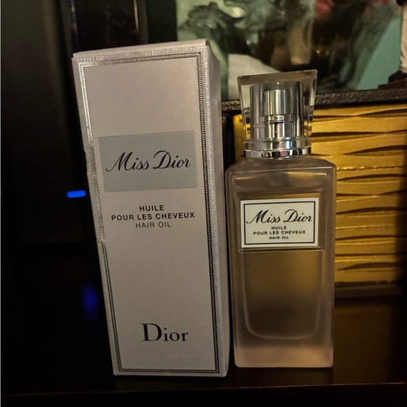 Dior Miss Dior Hair Oil in Elegant Cream - Picture 3 of 4